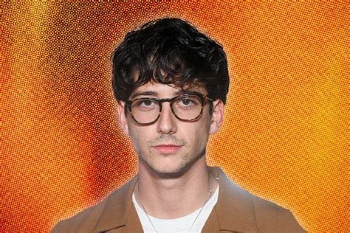 7 Facts About Milo Sebastian Sussman, Eldest Son Of Ricki Lake Memprize
