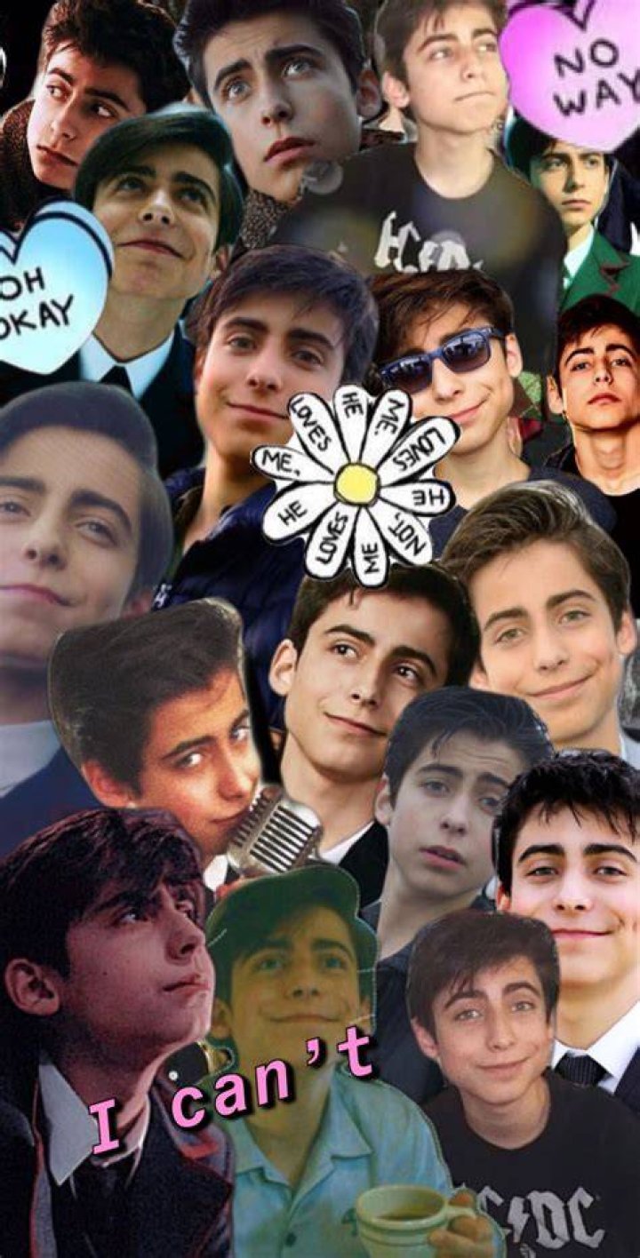 Aidan Gallagher fondo de pantalla del teléfono Pxfuel
