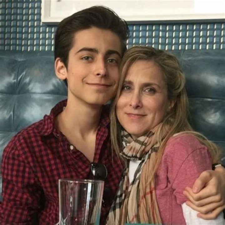 Aidan Gallagher Parents Lauren Gallagher, Rob Gallagher, Siblings