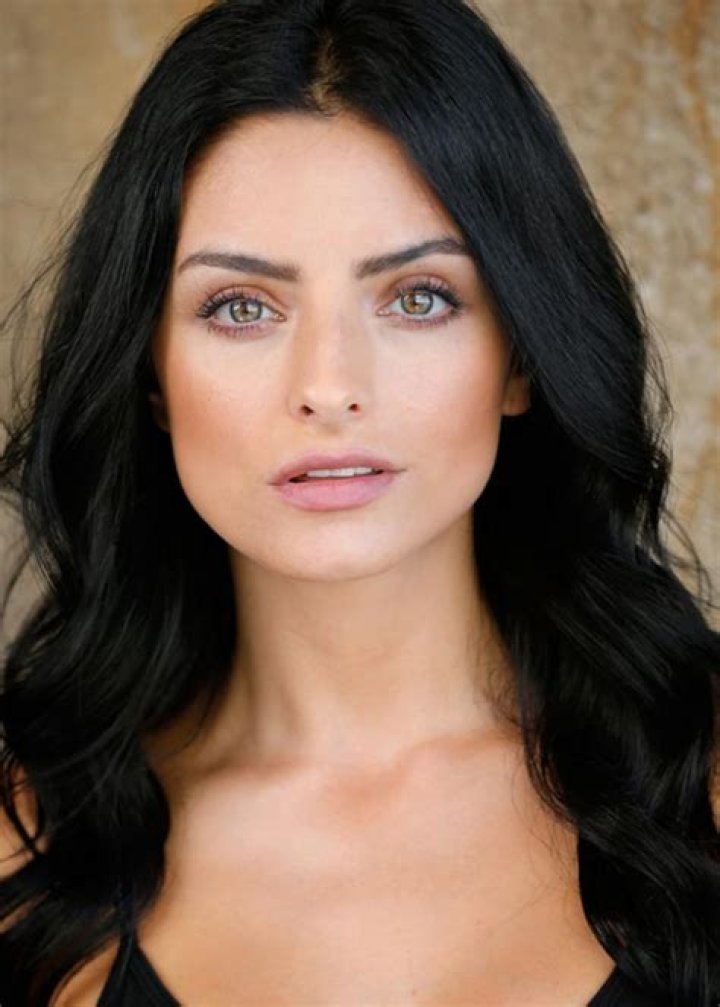 Aislinn Derbez IMDb