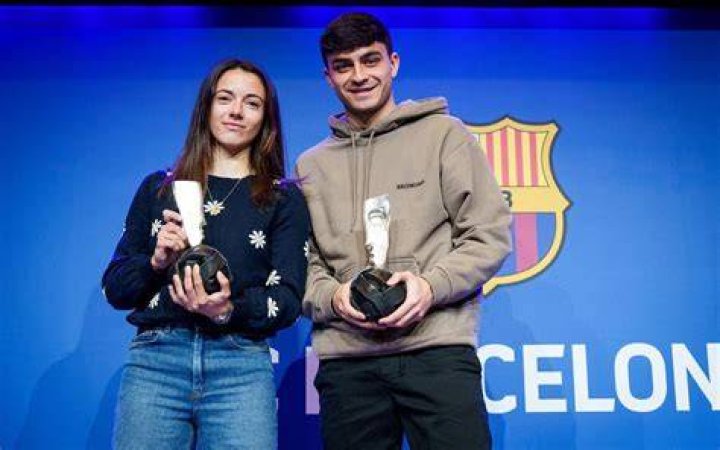 Aitana i Pedri reben el Premi Bar&ccedil;a Jugadors