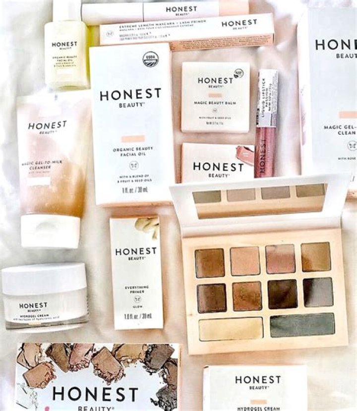 An Honest Beauty Editor Review of Jones Road Skincare Grazia