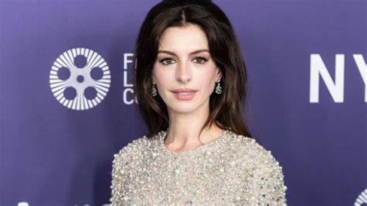 Anne Hathaway's Net Worth (2023) Parade