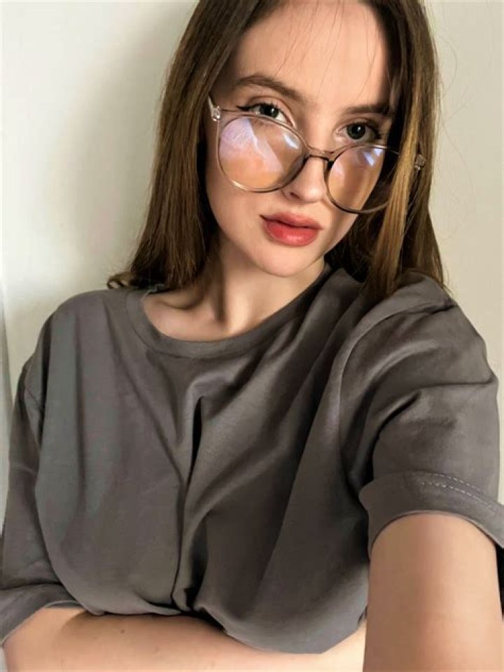 Bellamurr Biography, Age, Real Name, Nationality, Wiki, Photos, Videos