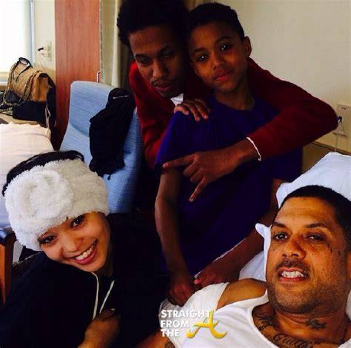 Benzino and family in hospital StraightFromTheA 4 Straight From The A