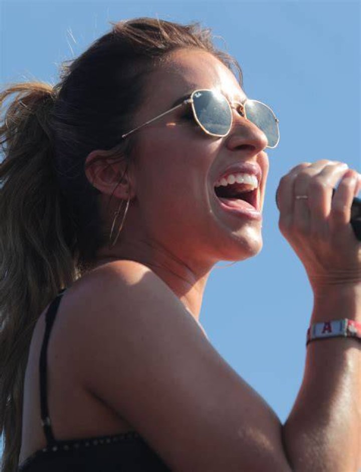 Blick Wahnsinn gl&uuml;cklich jessie james decker Hampelmann Jetzt Untreue