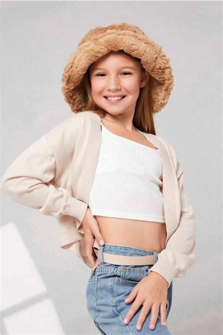 Brand Model and Talent Baylee Lifestyle Women