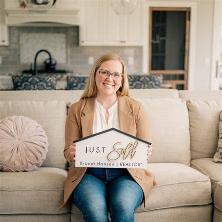 Brandi Mallory iBuy iSell Realty