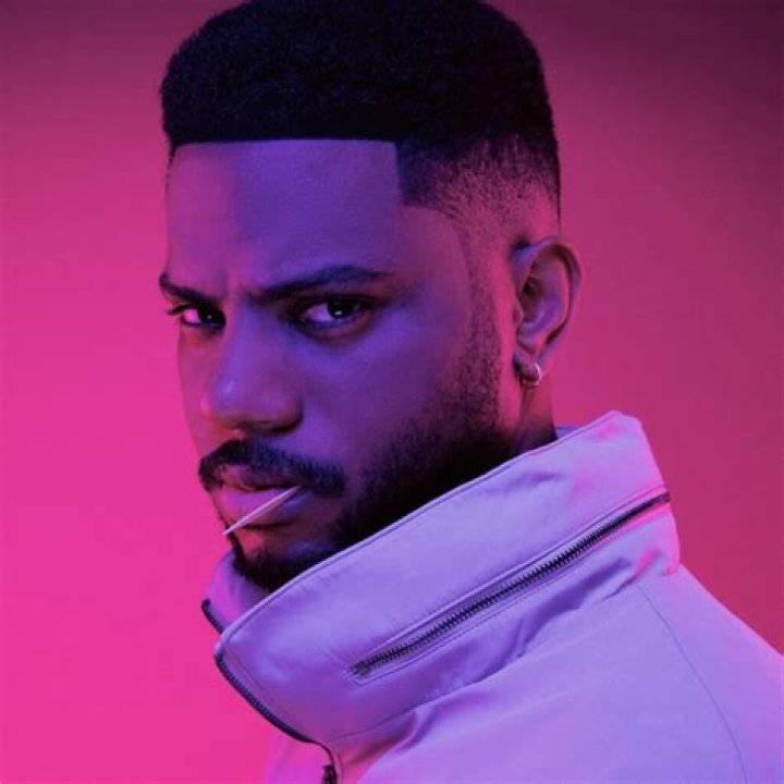 Bryson Tiller On Daddy Duties With His Adorable Daughter Harley! YouTube