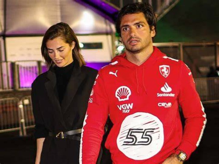 Carlos Sainz 2023 Girlfriend Everything To Know About Isabel Hernaez
