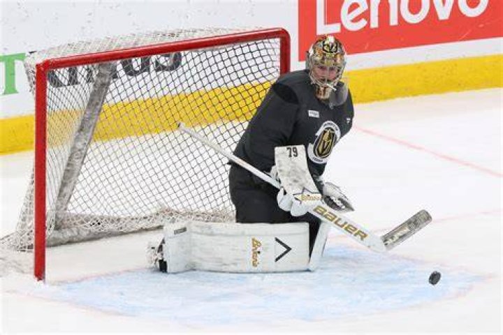 Carter Hart's parents experienced Flyers' debut with him 'With all of