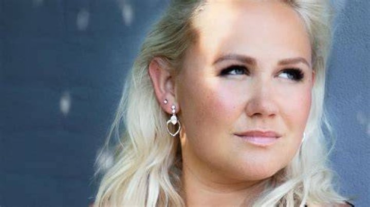 Cecilie Schmeichel laver smykker, der hylder kvinders str&aelig;km&aelig;rker 'Jeg