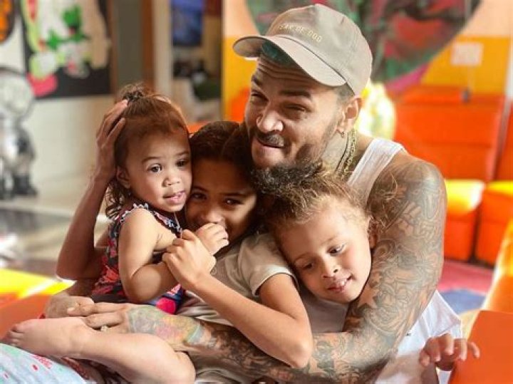 Chris Brown Presents His 5YearOld Daughter with a Stack of Cash While