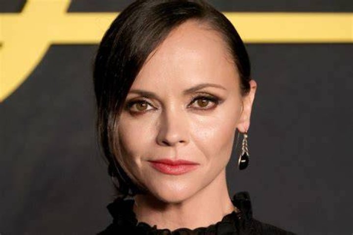 Christina Ricci Net Worth Plenty Of Cheddar