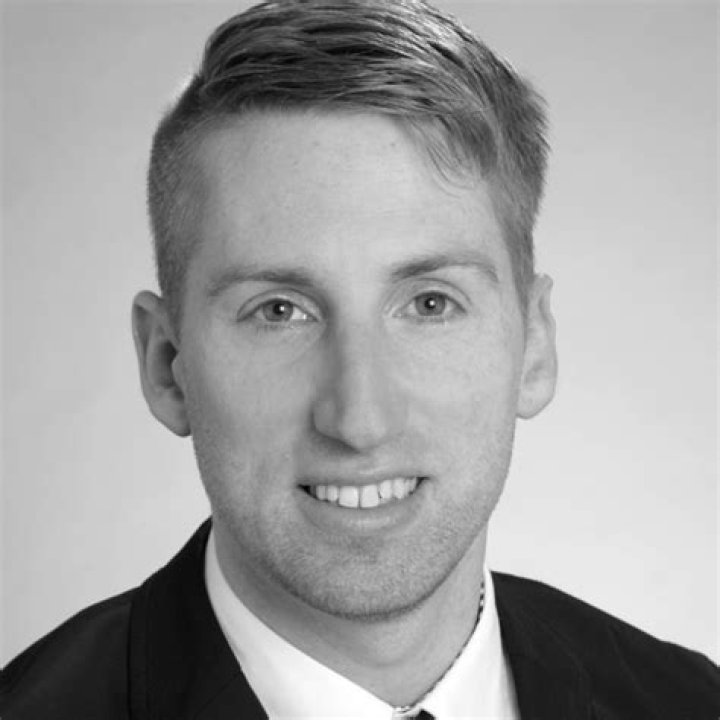 Christopher Annen Portfoliomanagement Buy Side Analyst / Financial