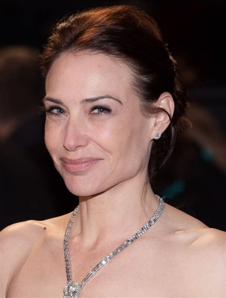 Claire Forlani Net Worth In 2023 Height, Property, And Wiki