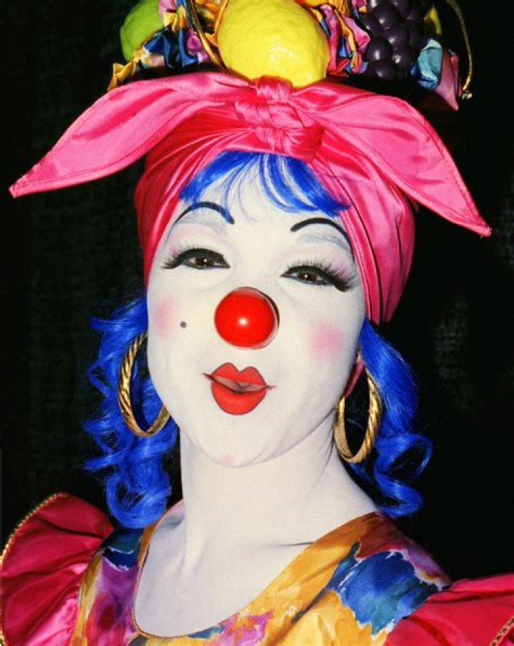 Clown Girl Clown faces, Carnival face paint, Clown