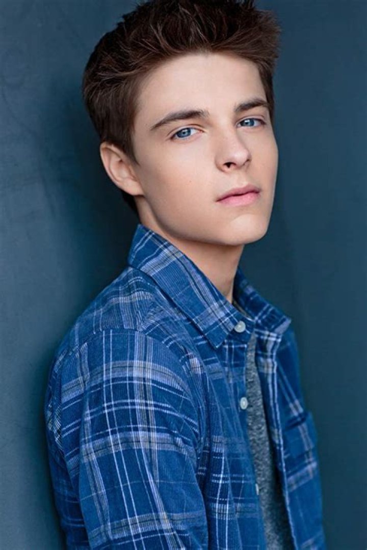 Corey FOGELMANIS Biographie et filmographie