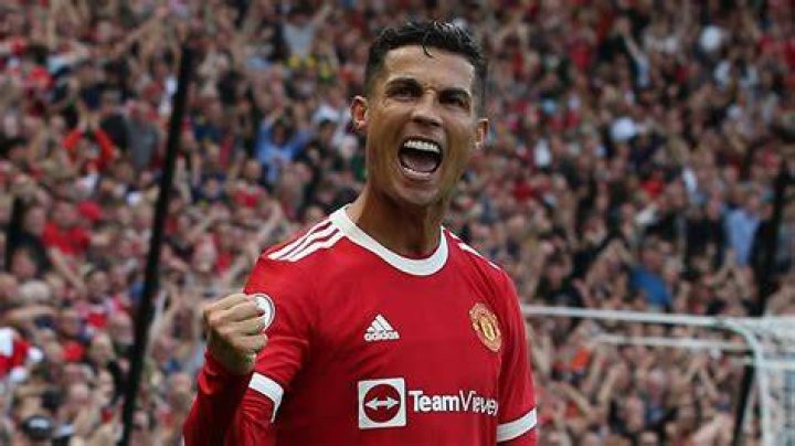 Cristiano Ronaldo Joins Manchester United In Sensational Return