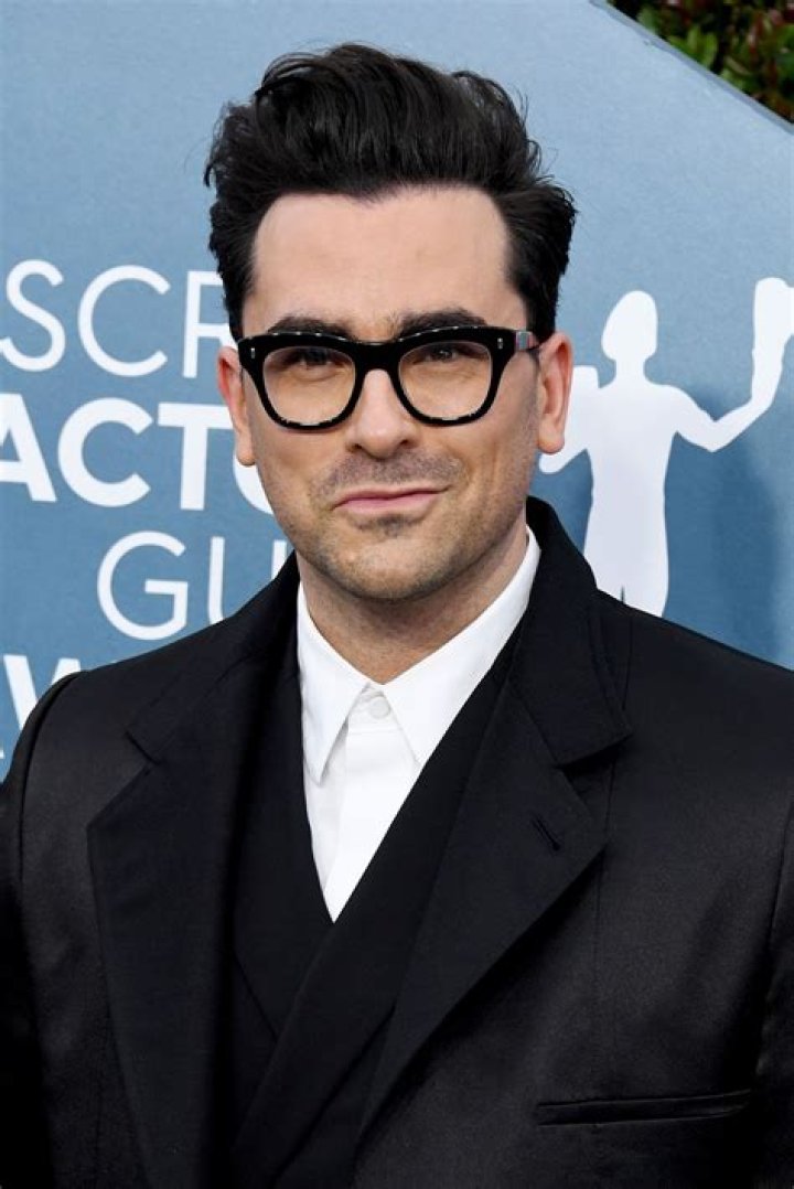 Dan Levy's Twitter Interaction With His Mom After the SAG Awards Is