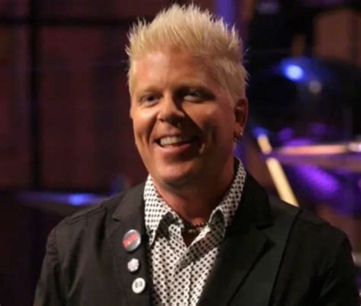 Dexter Holland Net worth, Age Weight, BioWiki, Wife, Kids 2024 The