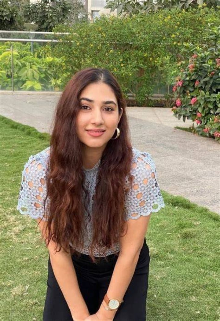 Disha Parmar Age Height, Weight, biography, School