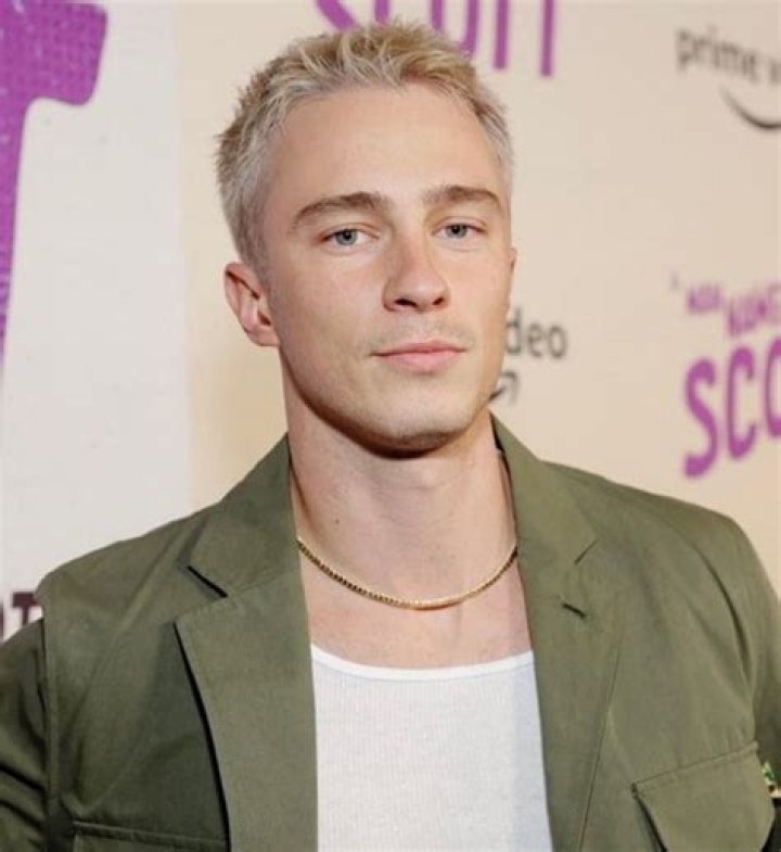 Drew Starkey Net Worth 2023 Movie Earnings Career Home age