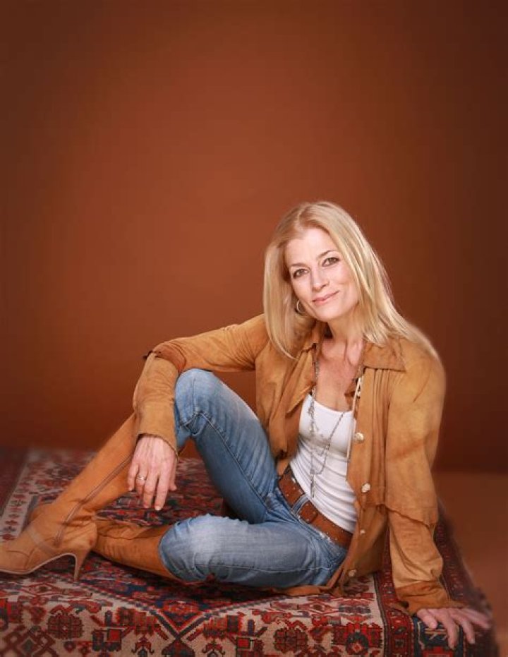 Dreya Weber American Actress and Aerialist talks about her workout
