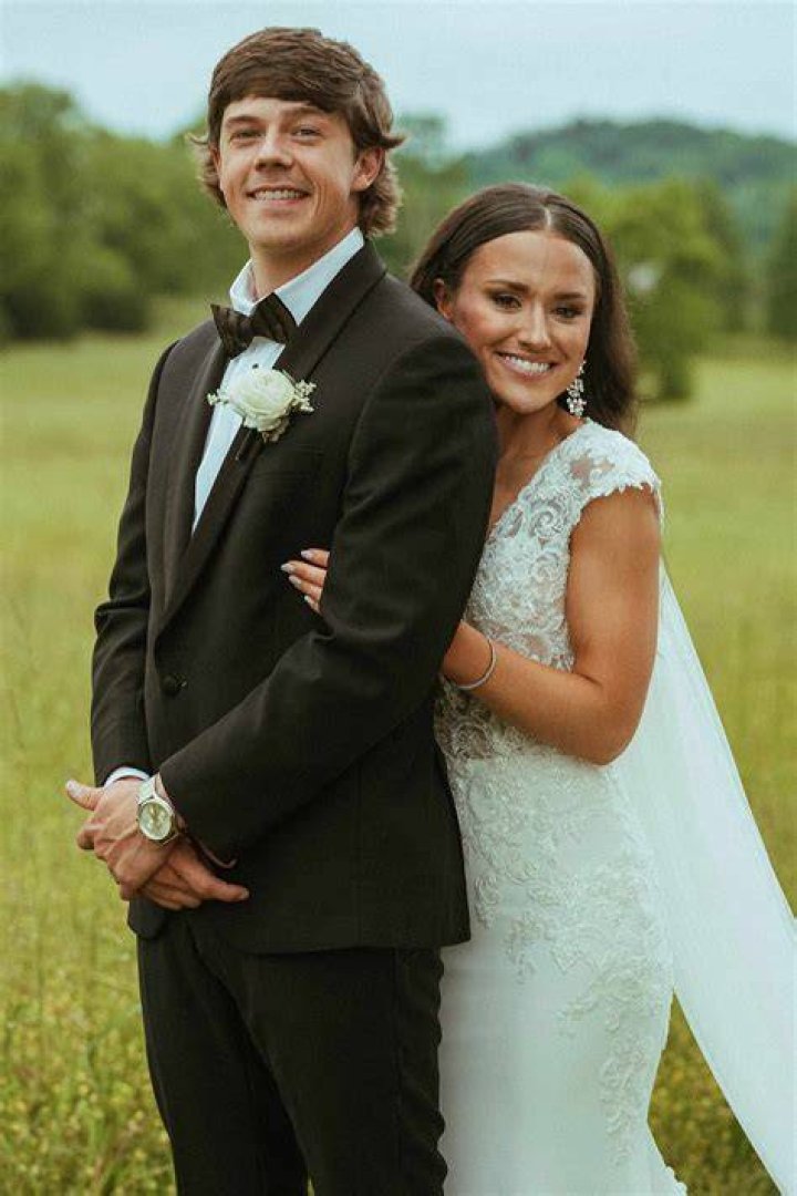 Dylan Marlowe Marries Natalie Barber and Dedicates a New Song to Her