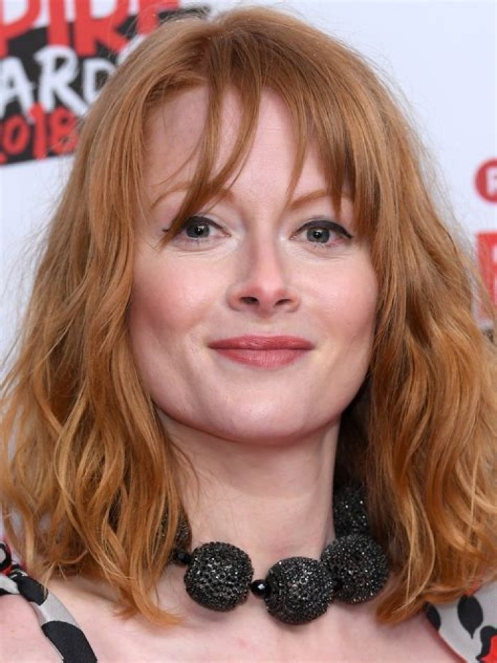 Emily Beecham Wiki, Age, Height, Parents, Husband, Children, Salary
