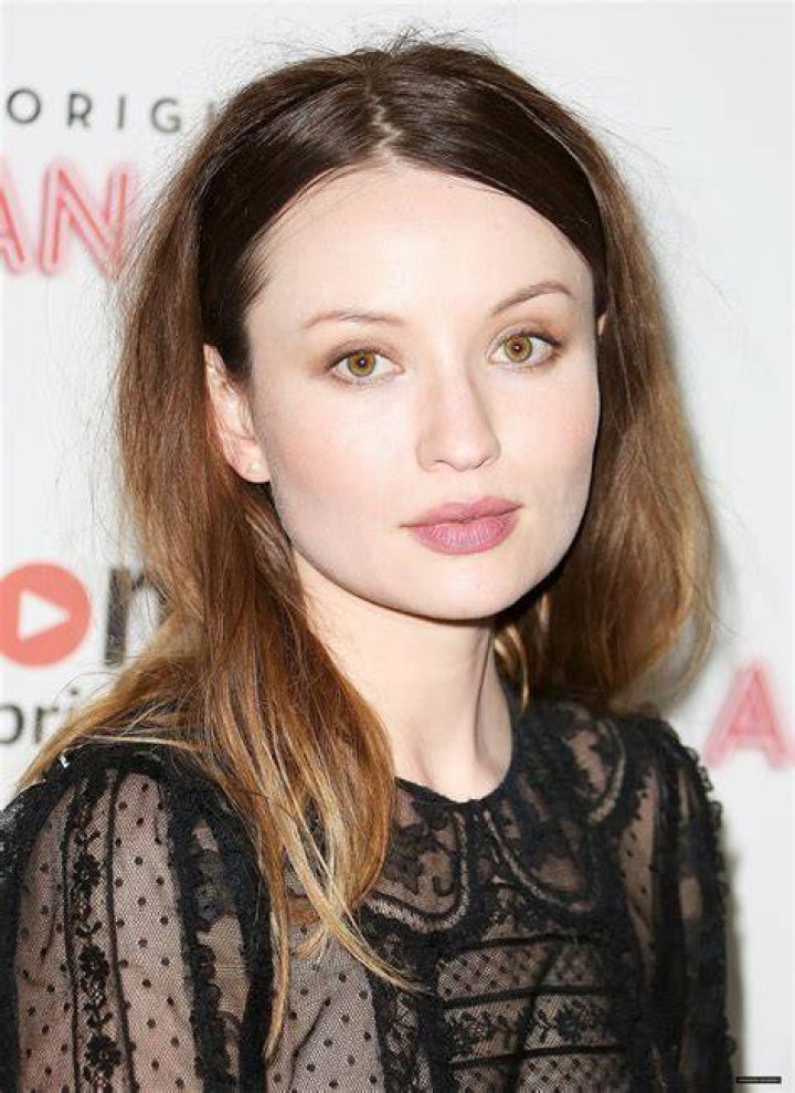 Emily Browning Fans Photo Emily browning, Emily, International film