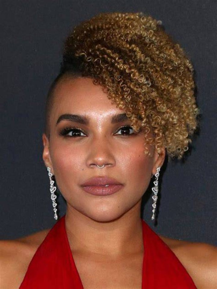 Emmy Raver Lampman Story + Rain