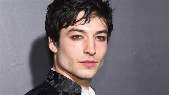 Ezra Miller denunciado por acoso y agresi&oacute;n a mujeres