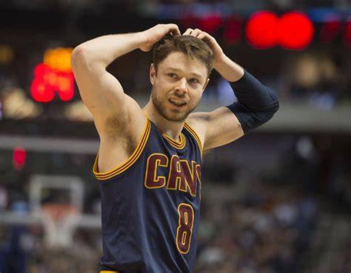 Former Cavalier Matthew Dellavedova is a married man