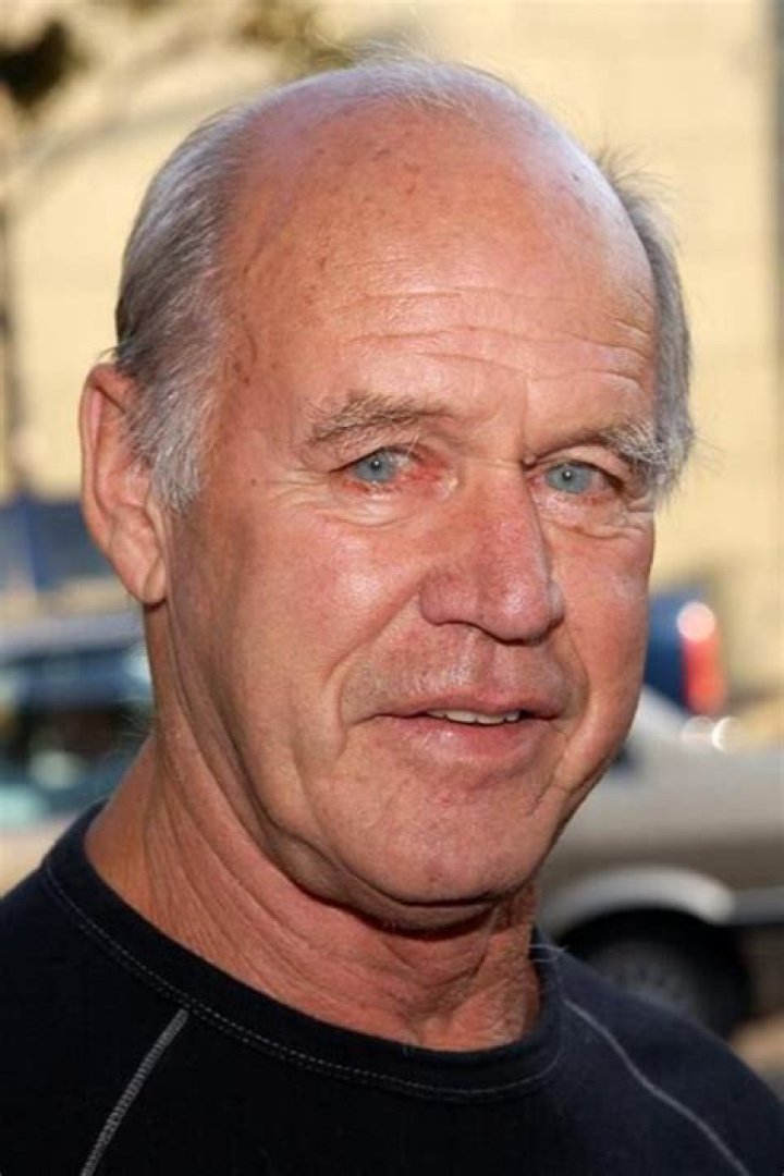 Geoffrey Lewis from Celebrity Deaths 2015's Fallen Stars E! News