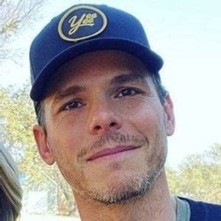 Granger Smith Bio, Family, Career, Wife, Net Worth, Measurements