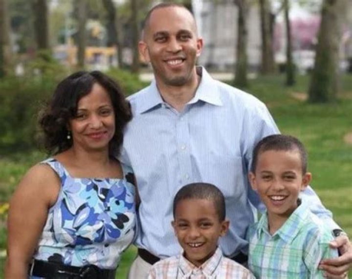 Hakeem Jeffries Wife, Sons, Wiki, Age, Height, Ethnicity, Net Worth