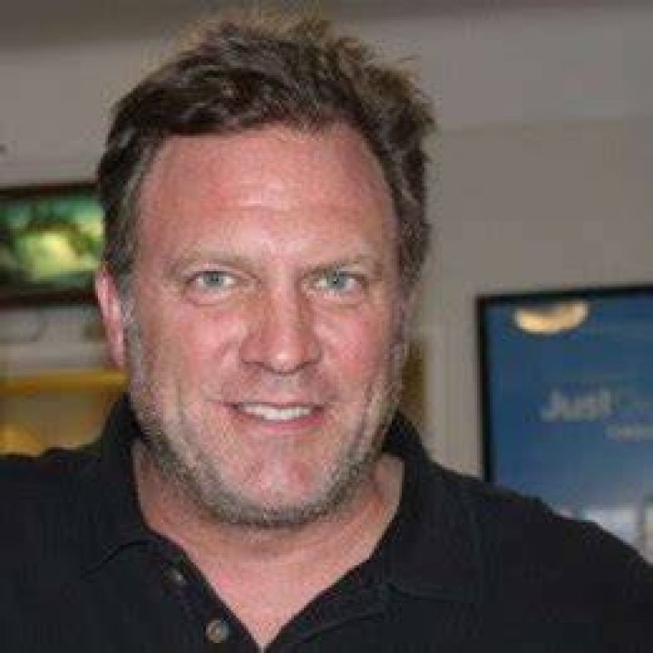 Is Jonathan Loughran married? Bio Husband, Net Worth, Family