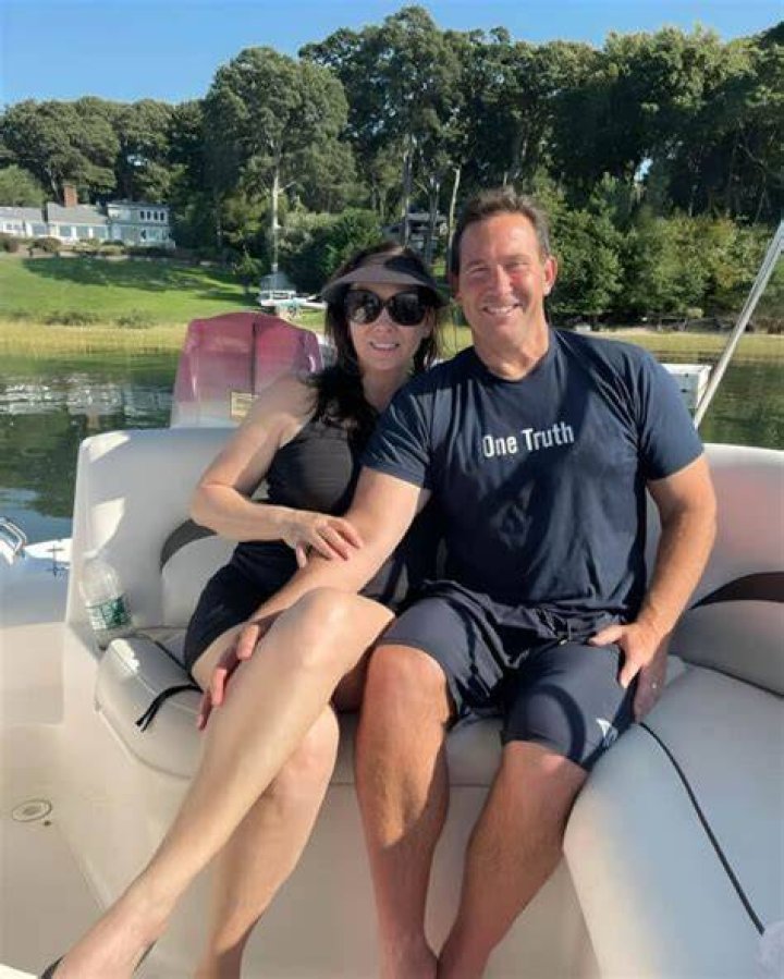 Jon Gordon Net Worth, Wife, Son, Family, Wiki, Career
