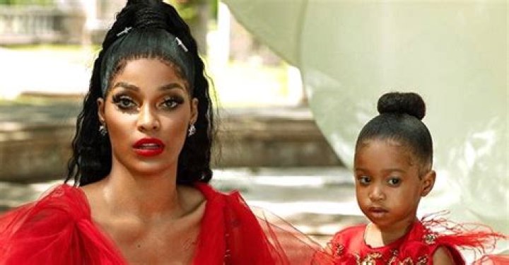 Joseline Hernandez with her mom and dad It's a FAMILY affair