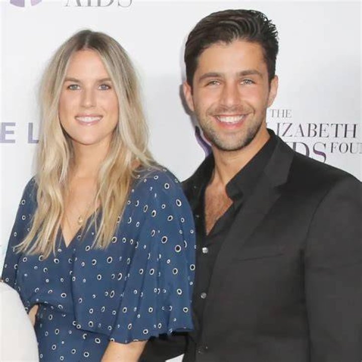 Josh Peck Wiki, Wife, Parents, Son, Net Worth, Salary, Height, Siblings