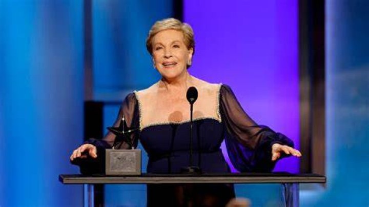 Julie Andrews Reveals She's Still "Dealing" With the Death of Her