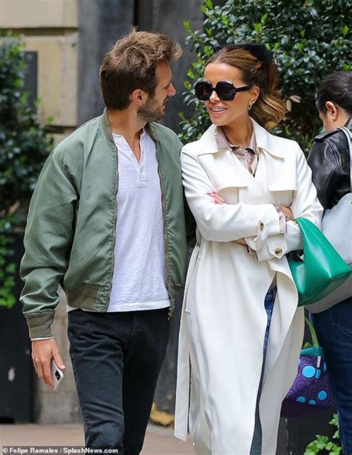 Kate Beckinsale and Matt Atwater Are 'Friendly,' Says Source 'Nothing