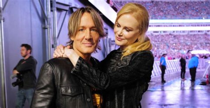 Keith Urban, Nicole Kidman Share Cuddly Valentine's Day Photos