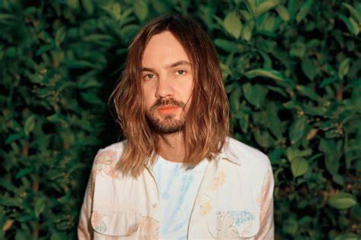 Kevin Parker 2024 Wife, net worth, tattoos, smoking & body facts Taddlr