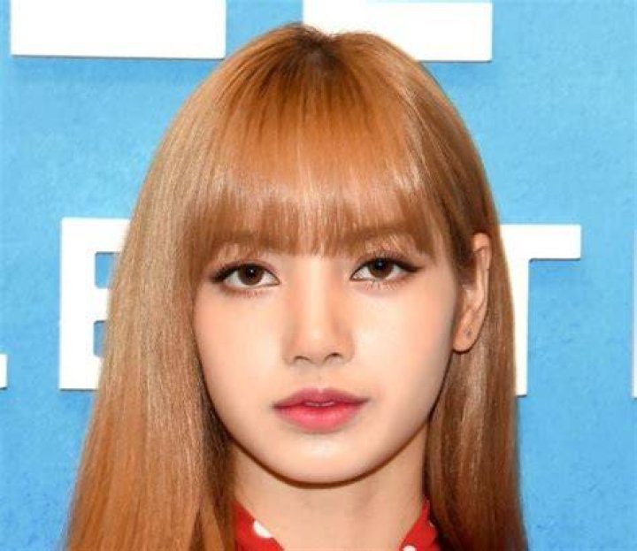 Lalisa Manoban Age, Net Worth, Height, Family 2022
