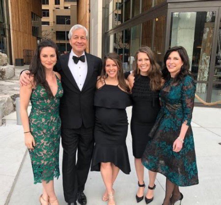 Laura Dimon Net Worth, Husband, High School, ABC News, Father, Jamie