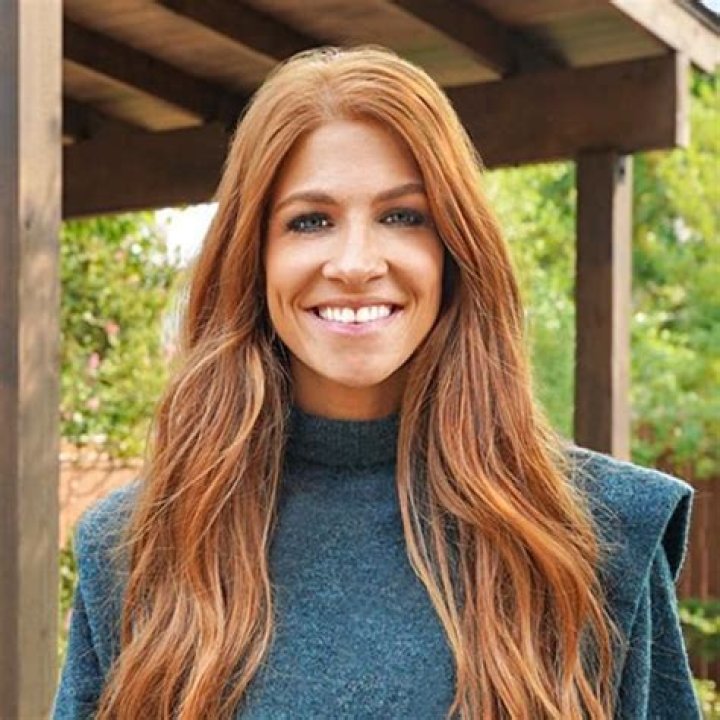 Learn more about Jennifer Todryk, host of HGTV's 'No Demo Reno.' Hair
