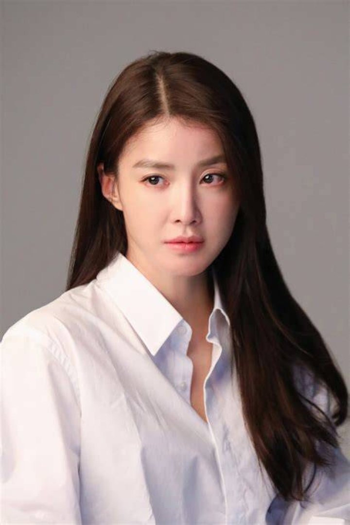 Lee Siyoung Films, Biographie et Listes sur MUBI