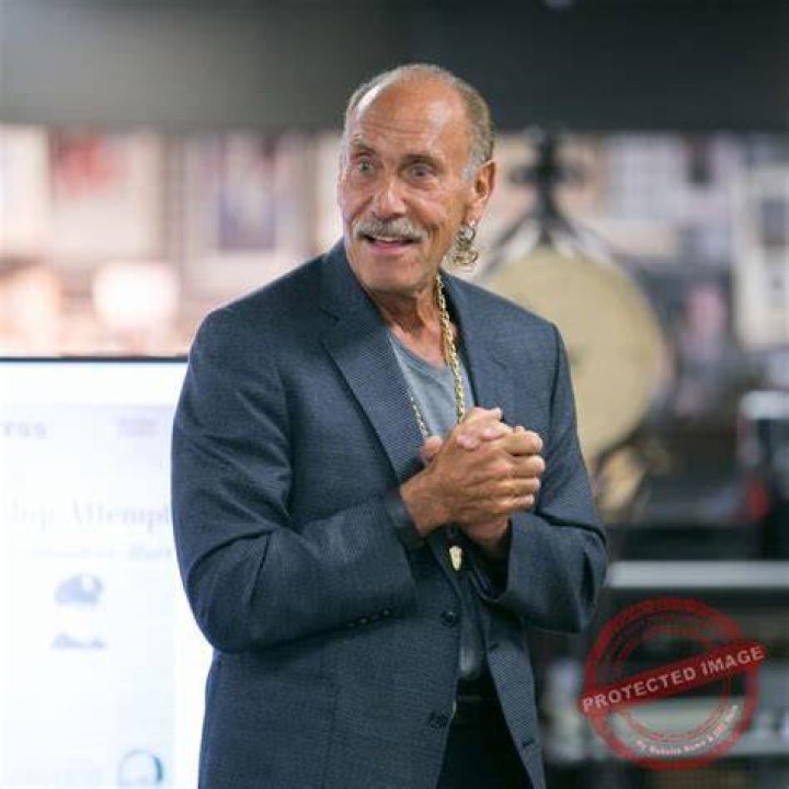 Les Gold Bio, Age, Nationality, Net Worth, Facts, Married